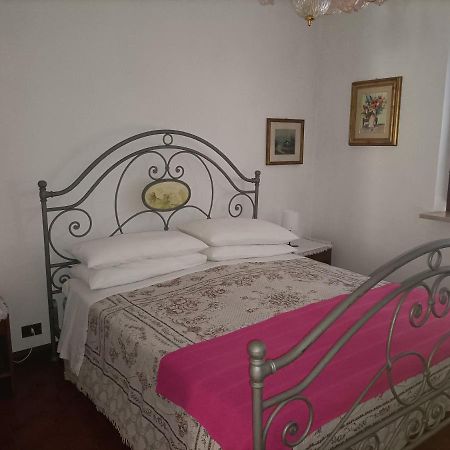 Crone B&B Le Rose מראה חיצוני תמונה